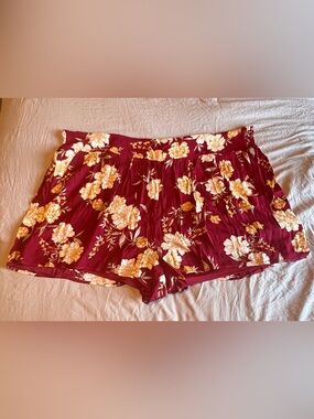 Torrid | Deep Burgundy/Red Floral High Waisted Flowy Shorts | Size 4